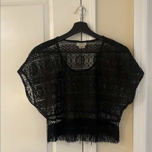 ✨ Y2K Vintage Circa 2005 Black Crochet Crop Top with Fringe - Picture 3 of 17